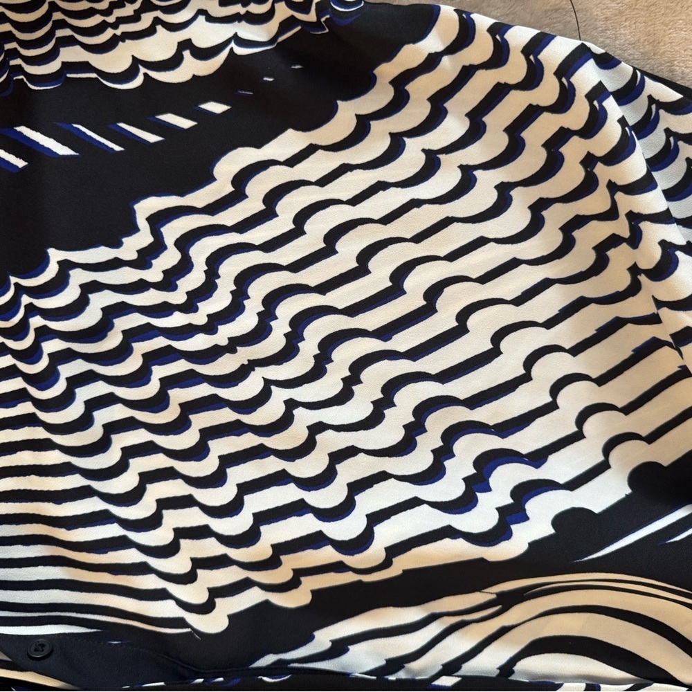 Black and White Patterned Blouse with Blue Accents - Picture 3 of 5